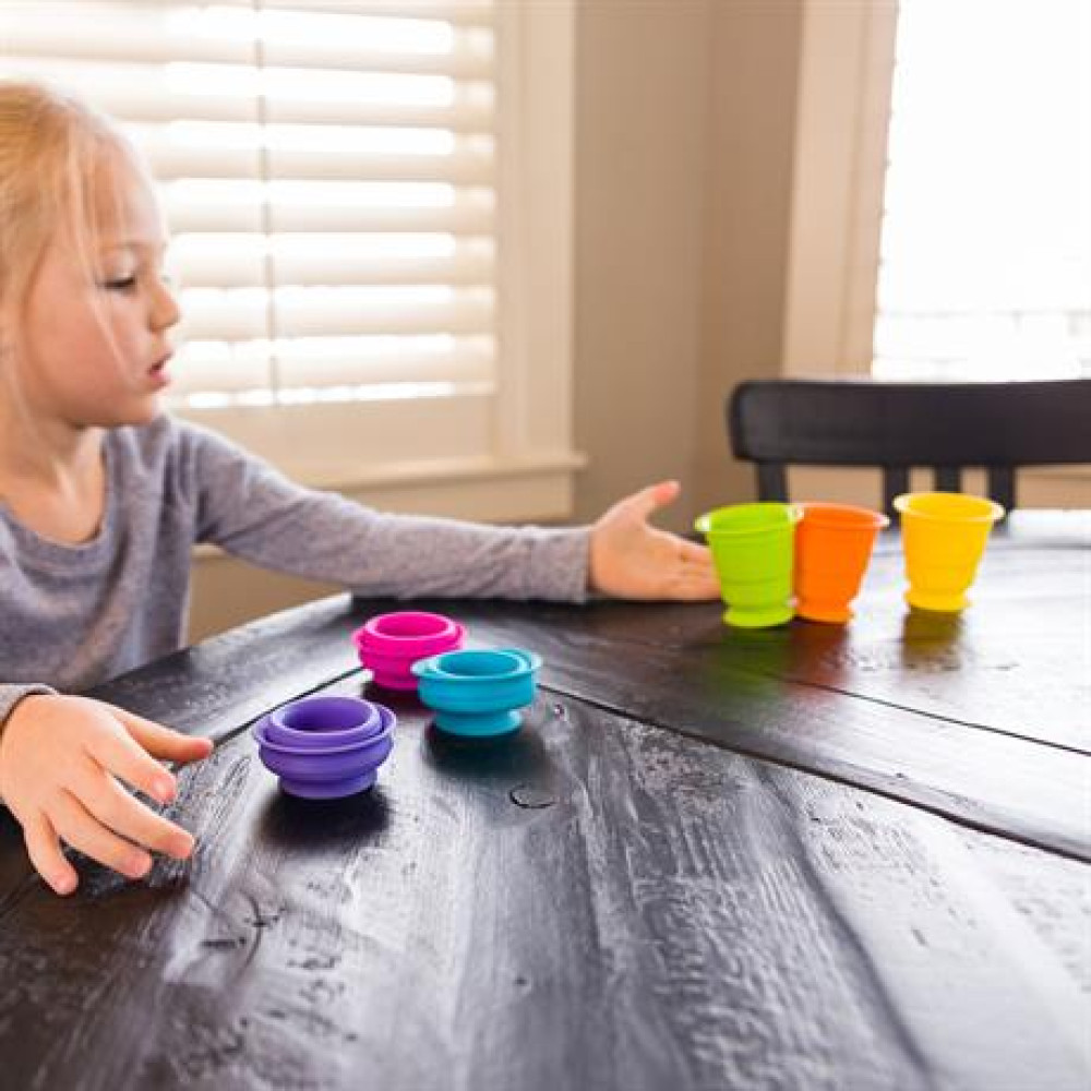 Игрушка тактильная Fat Brain Toys Мягкие чашки Suction Kupz