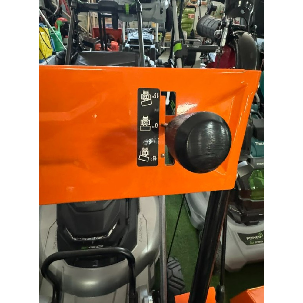 Підмітальна машина GTM бензинова самохідна (SW600)
