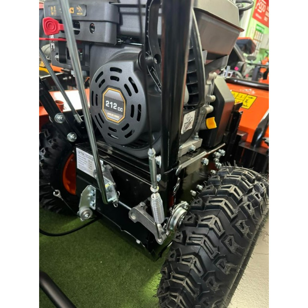 Підмітальна машина GTM бензинова самохідна (SW600)