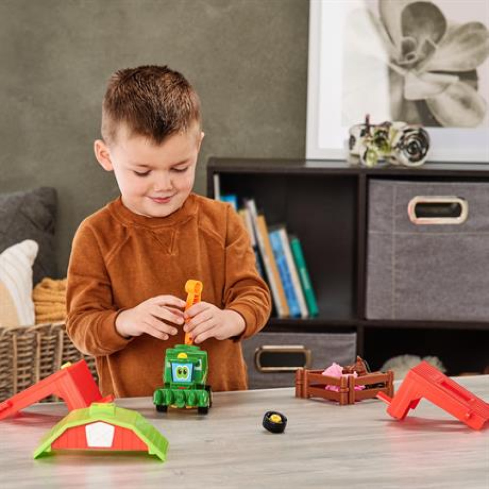 Ігровий набір-конструктор John Deere Kids Збери трактор із загоном