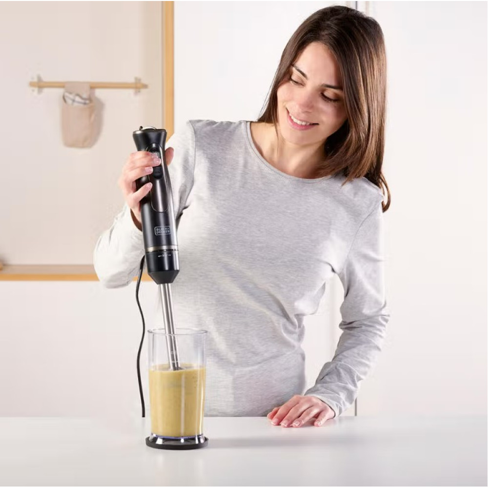 Ручной блендер Black&Decker BXHB800E