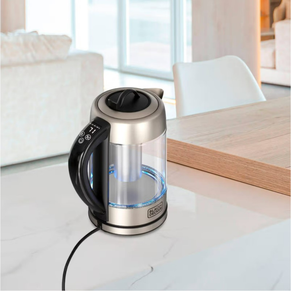 Электрочайник Black&Decker BXKE2205E