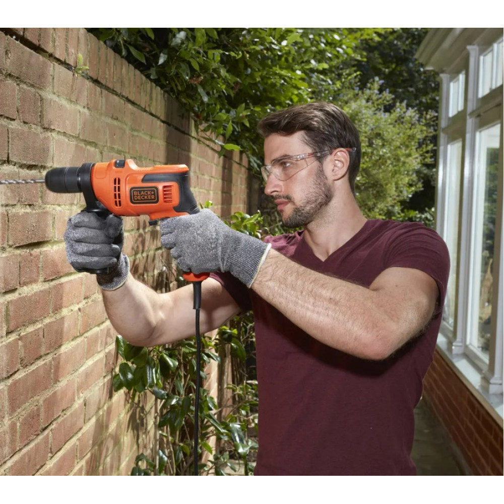 Дриль мережевий ударний Black&Decker BEH200