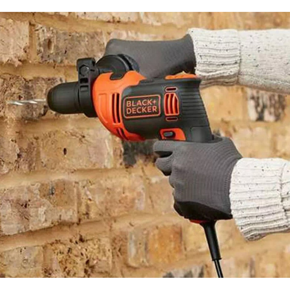 Дрель сетевая ударная Black&Decker BEH710K