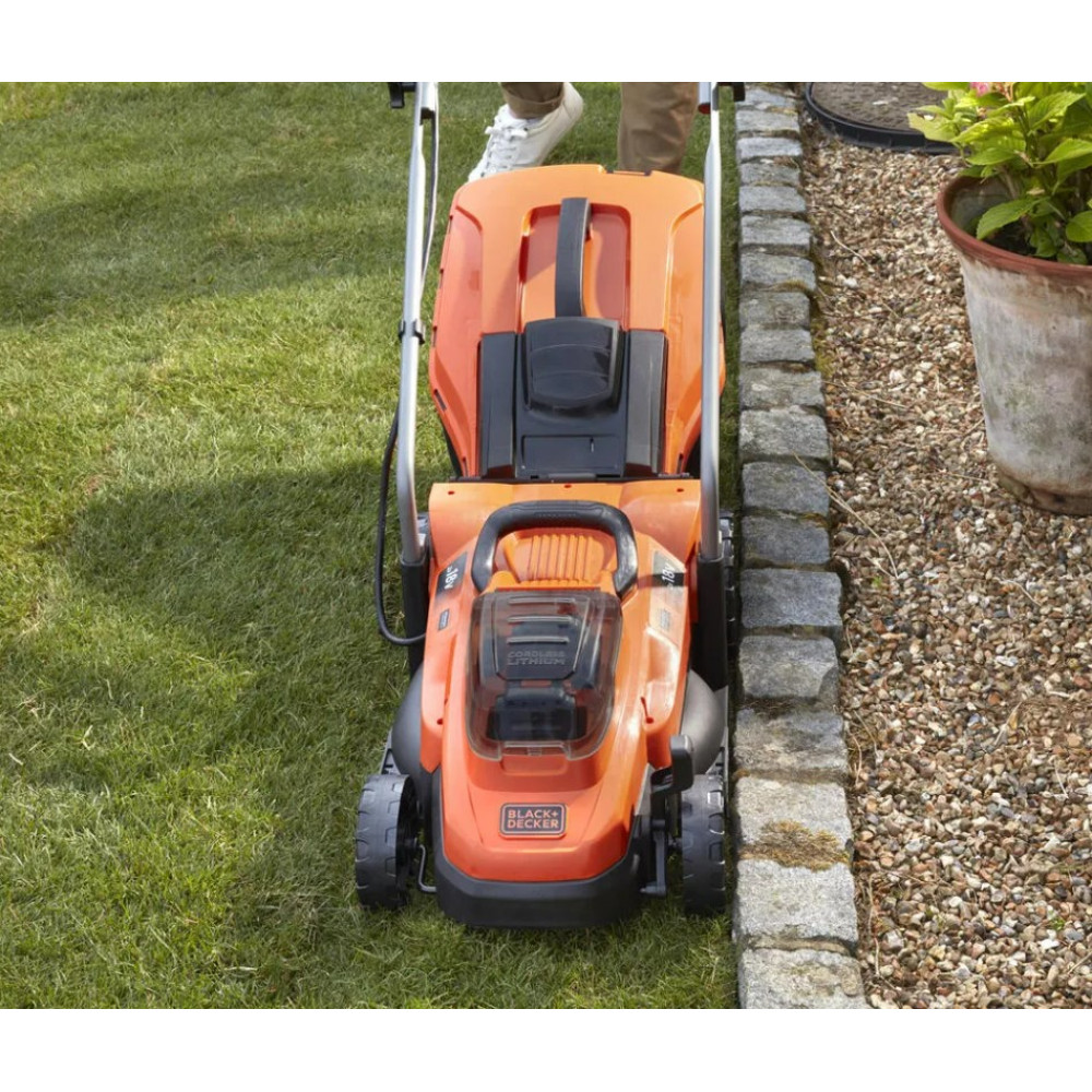 Газонокосарка акумуляторна Black&Decker BCMW3318L2