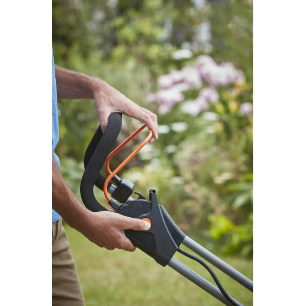 Газонокосарка акумуляторна Black&Decker BCMW3318L2