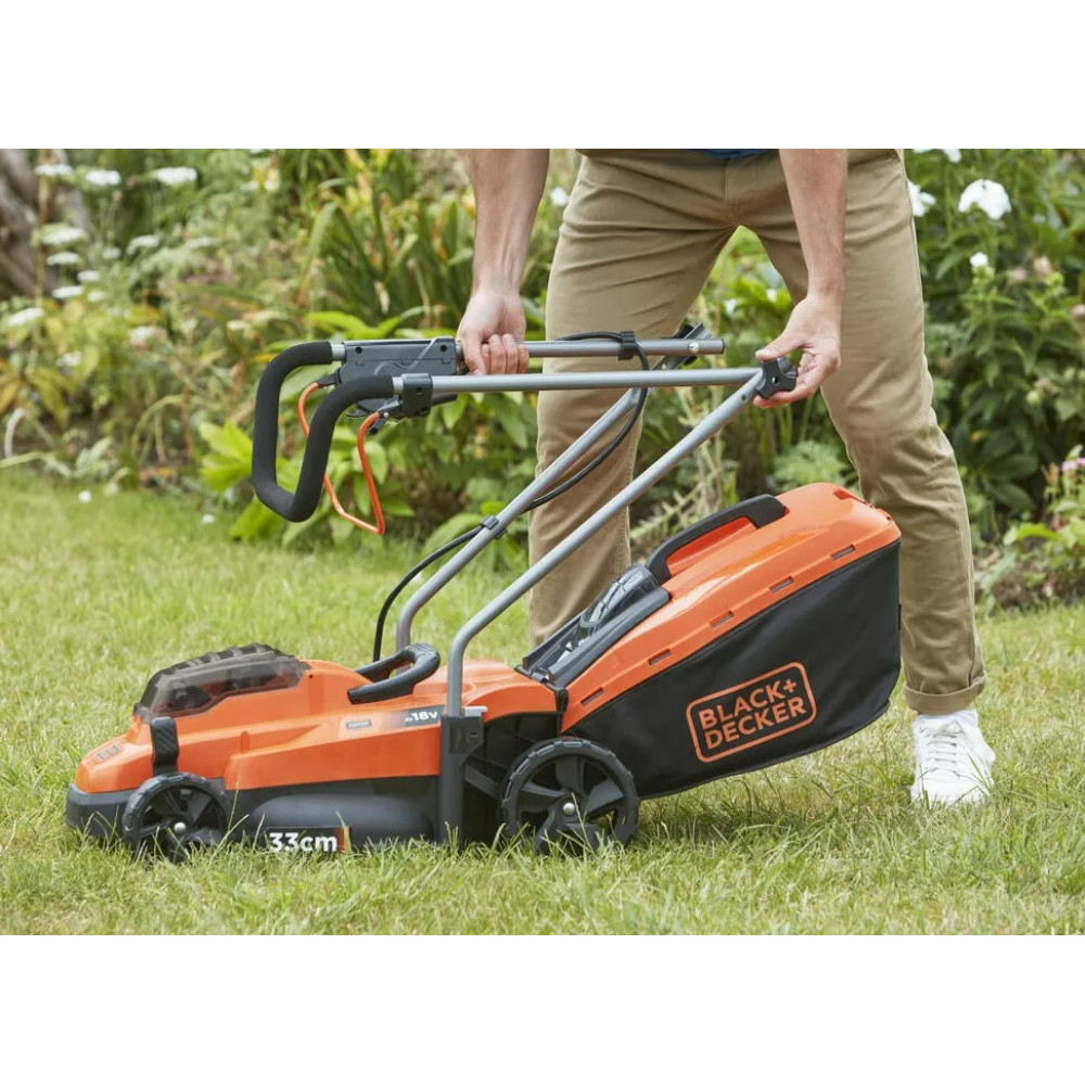 Газонокосарка акумуляторна Black&Decker BCMW3318L2