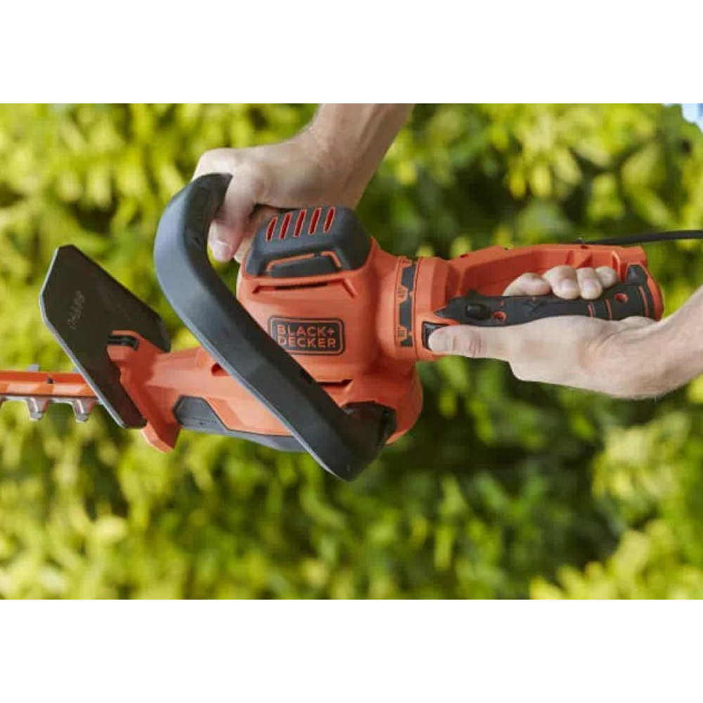 Кусторез электрический Black&Decker BEHTS551