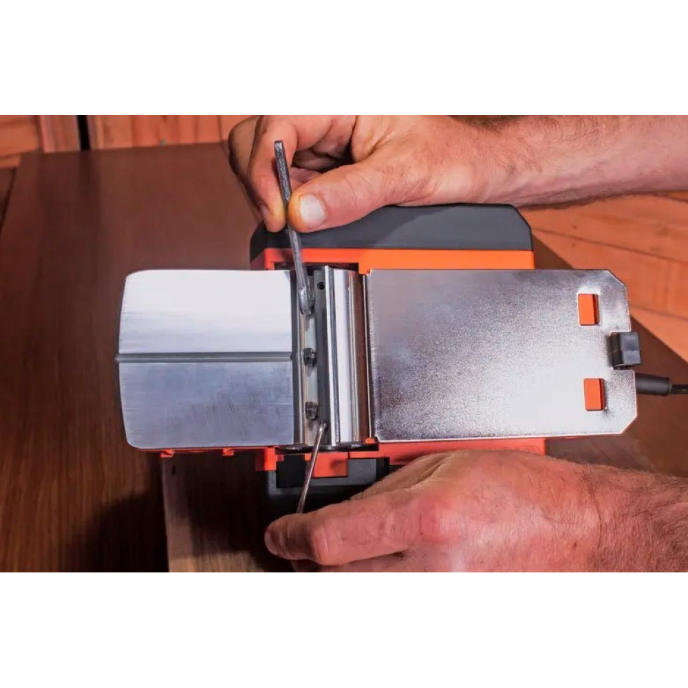 Рубанок сетевой Black&Decker BEW712