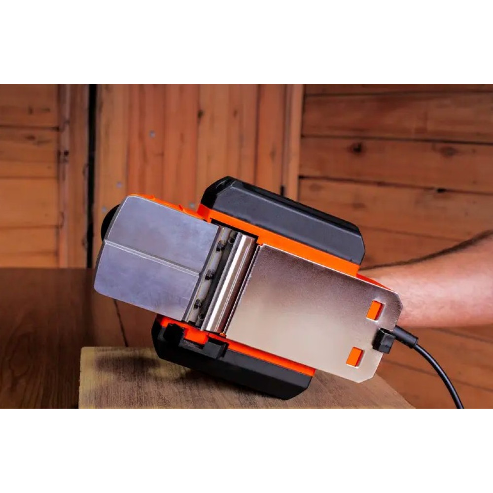 Рубанок сетевой Black&Decker BEW712