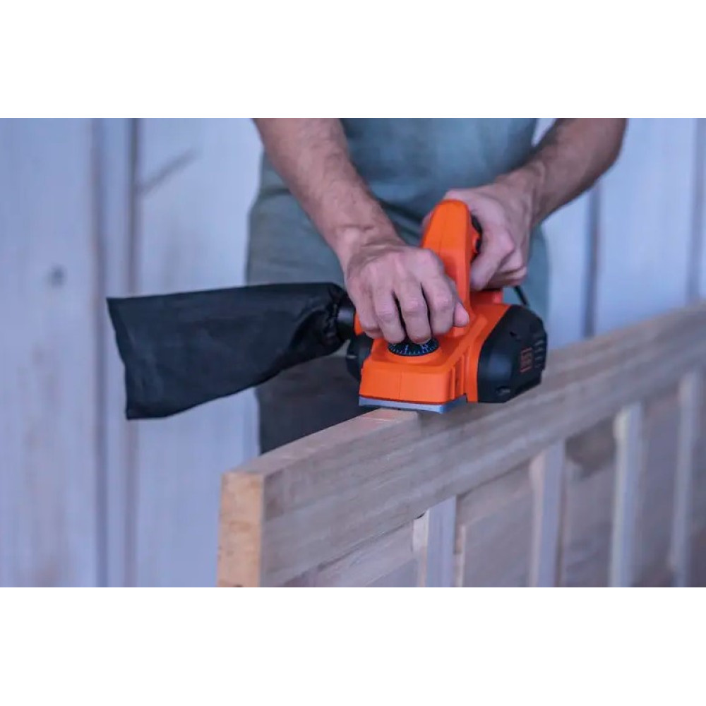 Рубанок сетевой Black&Decker BEW712