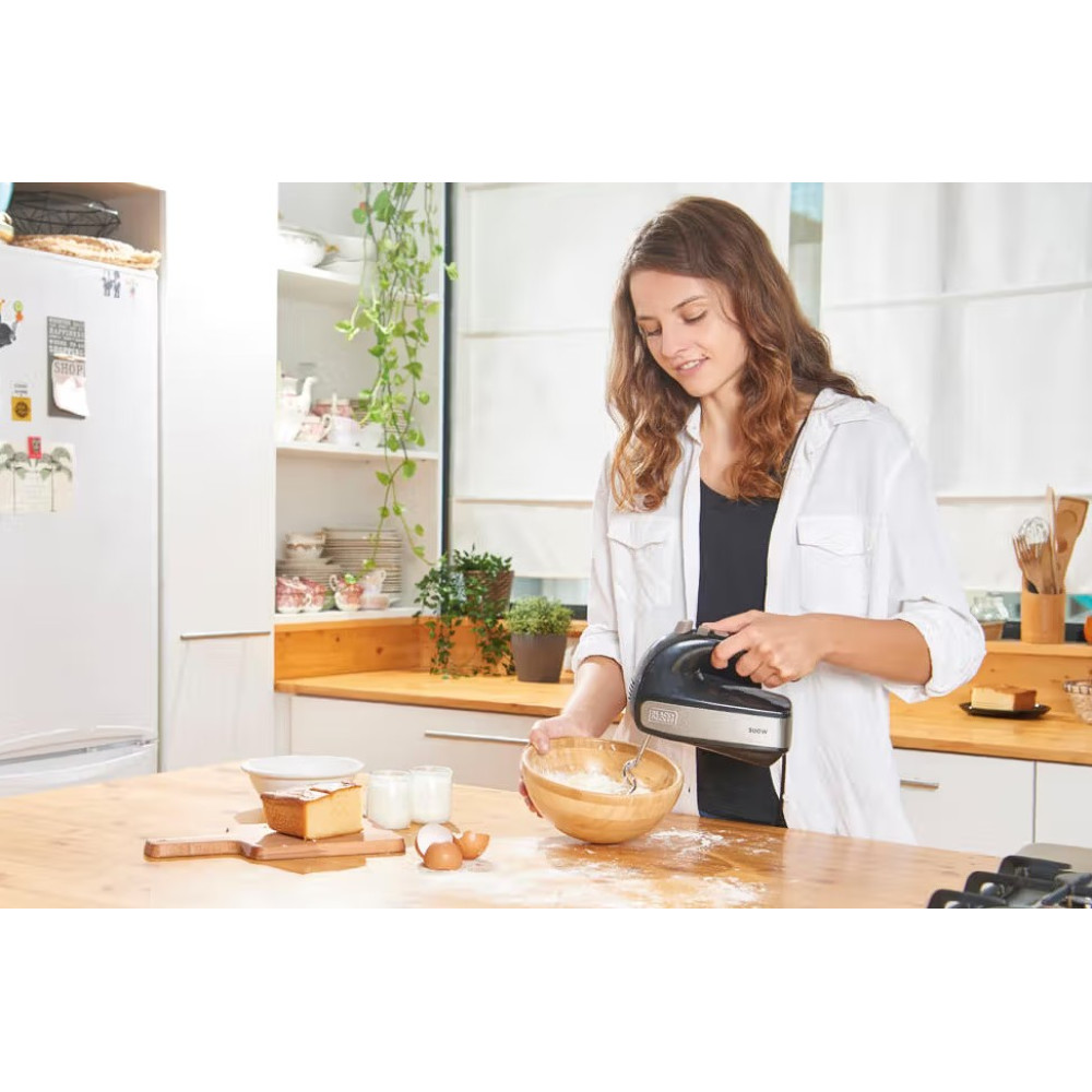 Ручной миксер Black&Decker BXMX500E