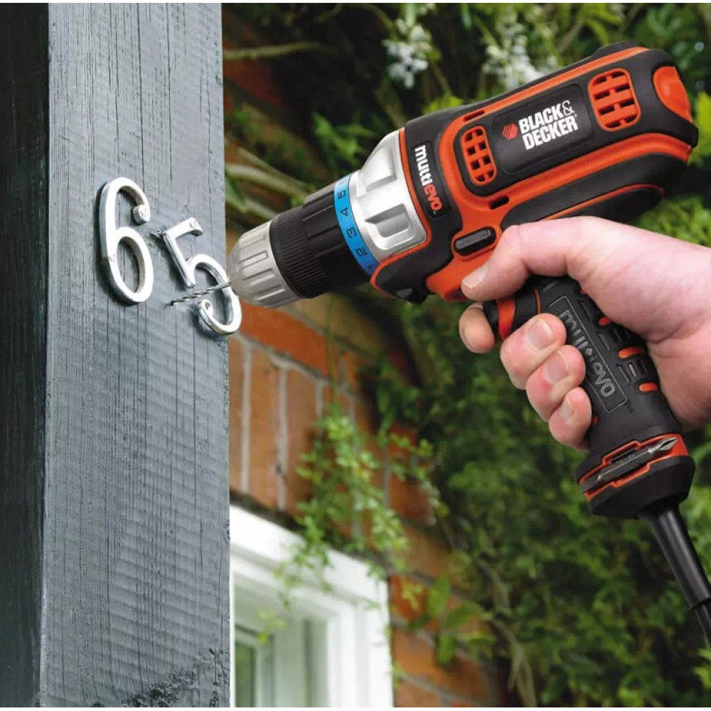 Багатофункціональний інструмент з насадкою дриль-шурупокрут Black&Decker MT350K