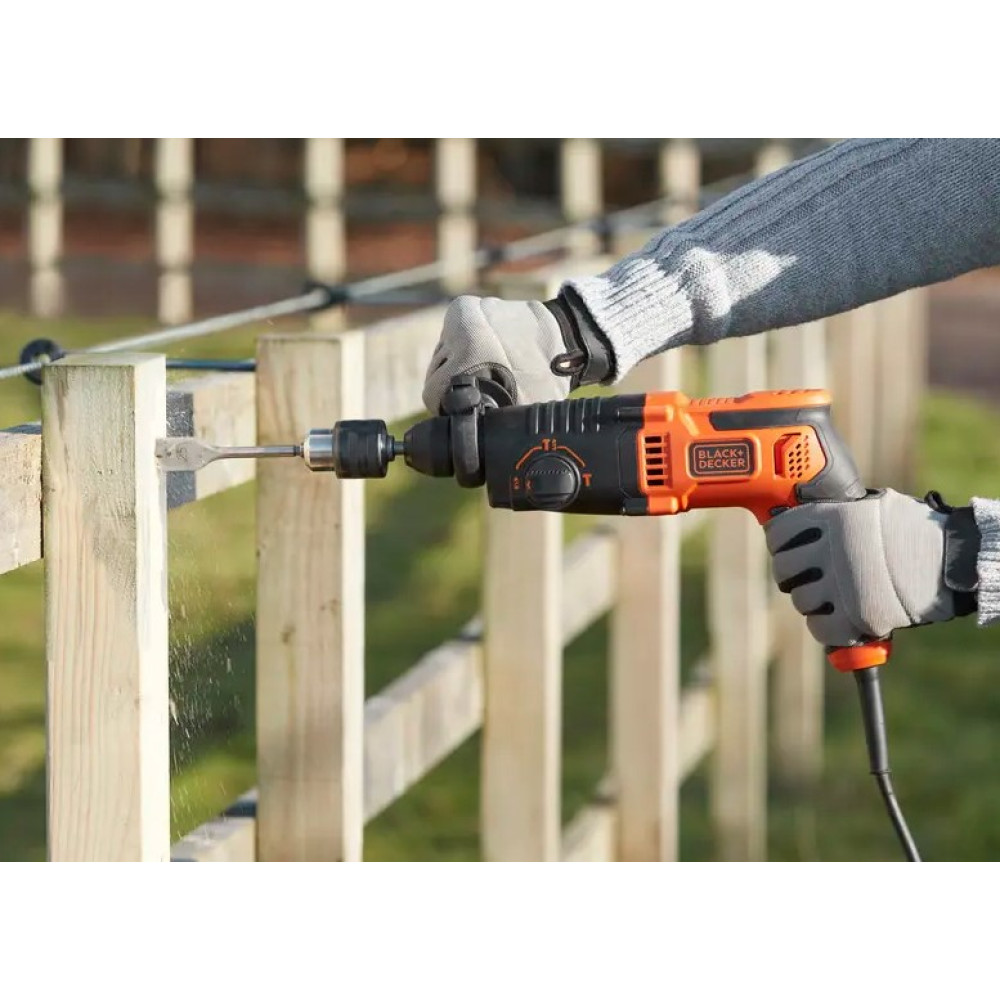Перфоратор сетевой Black&Decker BEHS01