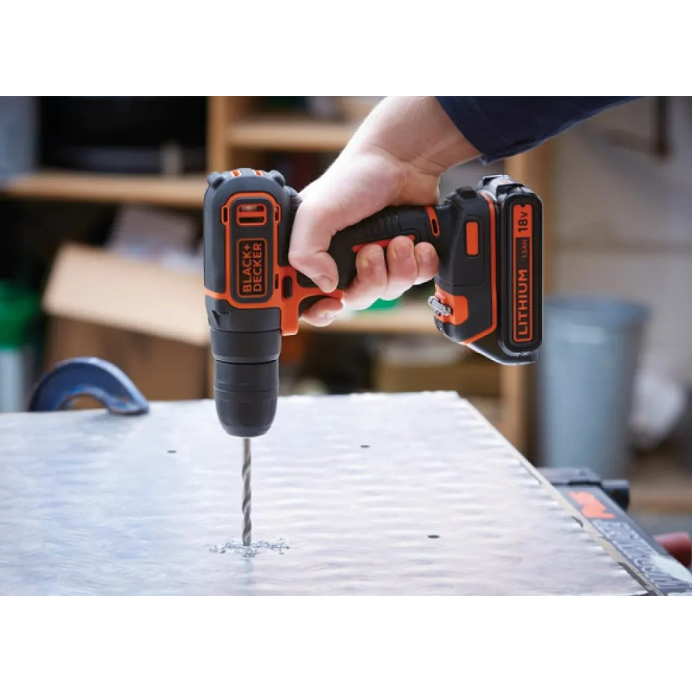 Аккумуляторная дрель-шуруповерт Black Decker с АКБ и ЗУ BDCD18