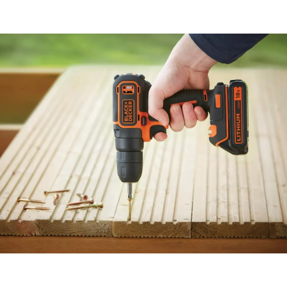 Аккумуляторная дрель-шуруповерт Black Decker с АКБ и ЗУ BDCD18