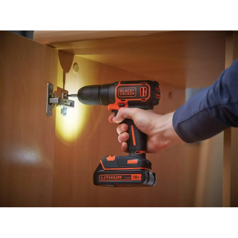 Аккумуляторная дрель-шуруповерт Black Decker с АКБ и ЗУ BDCD18