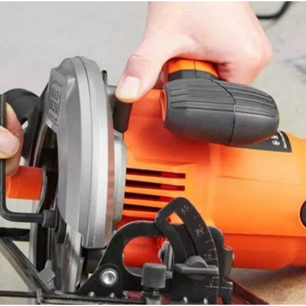 Пила дискова мережева Black&Decker CS1550