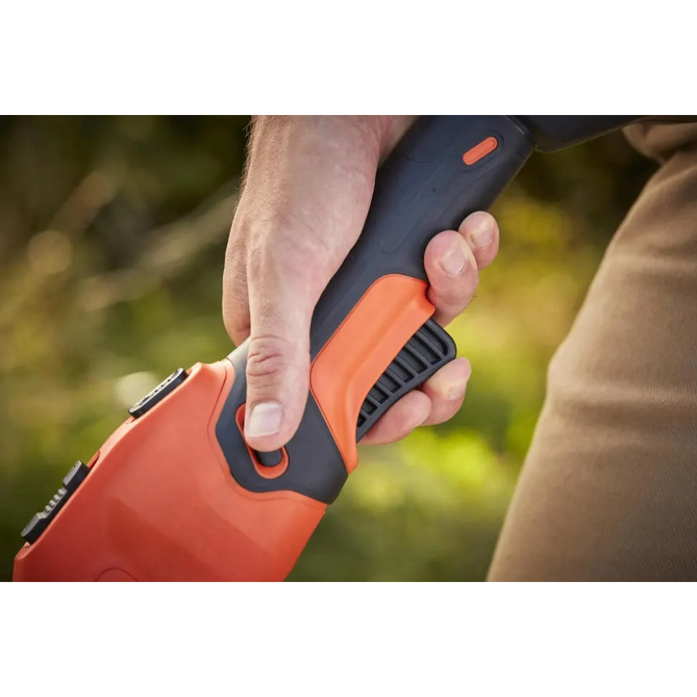 Акумуляторний триммер Black&Decker з АКБ та ЗП BCSTE636L1