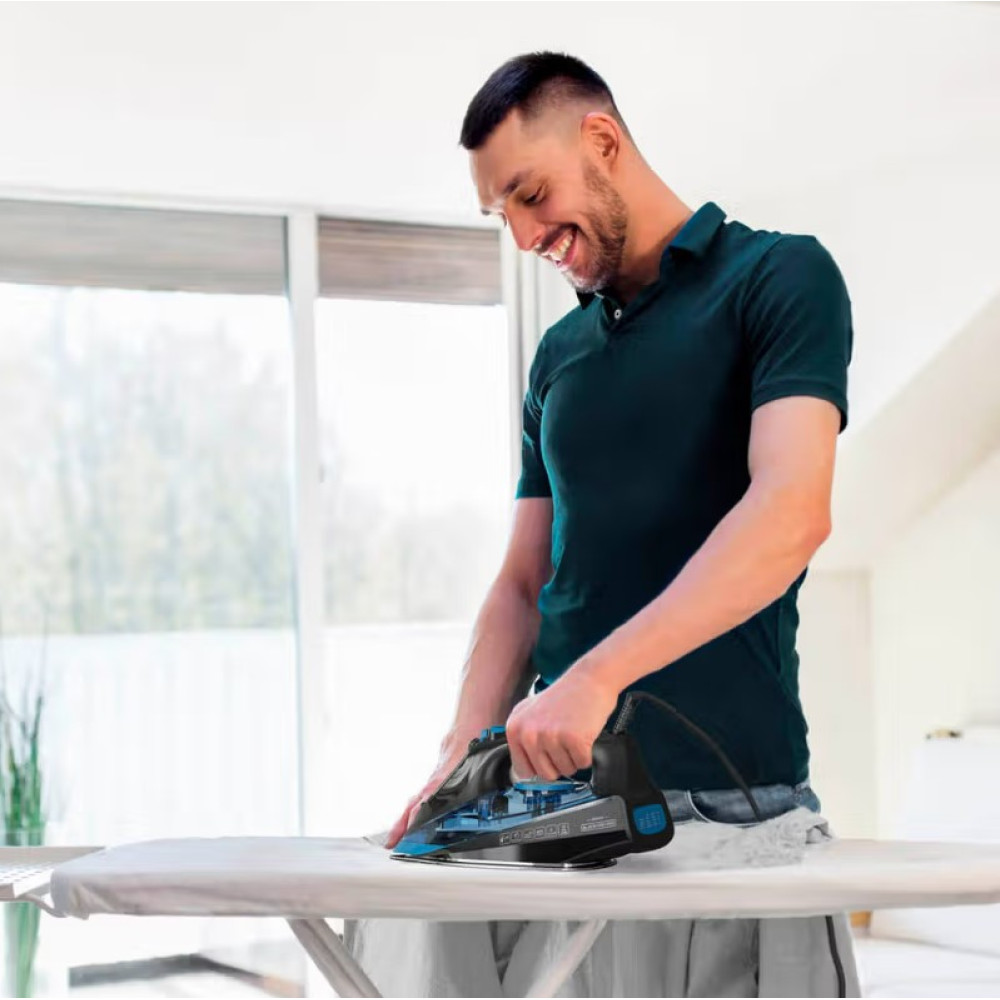 Утюг Black&Decker BXIR2606E