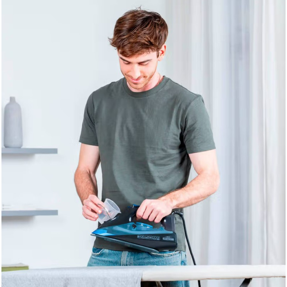 Утюг Black&Decker BXIR2606E