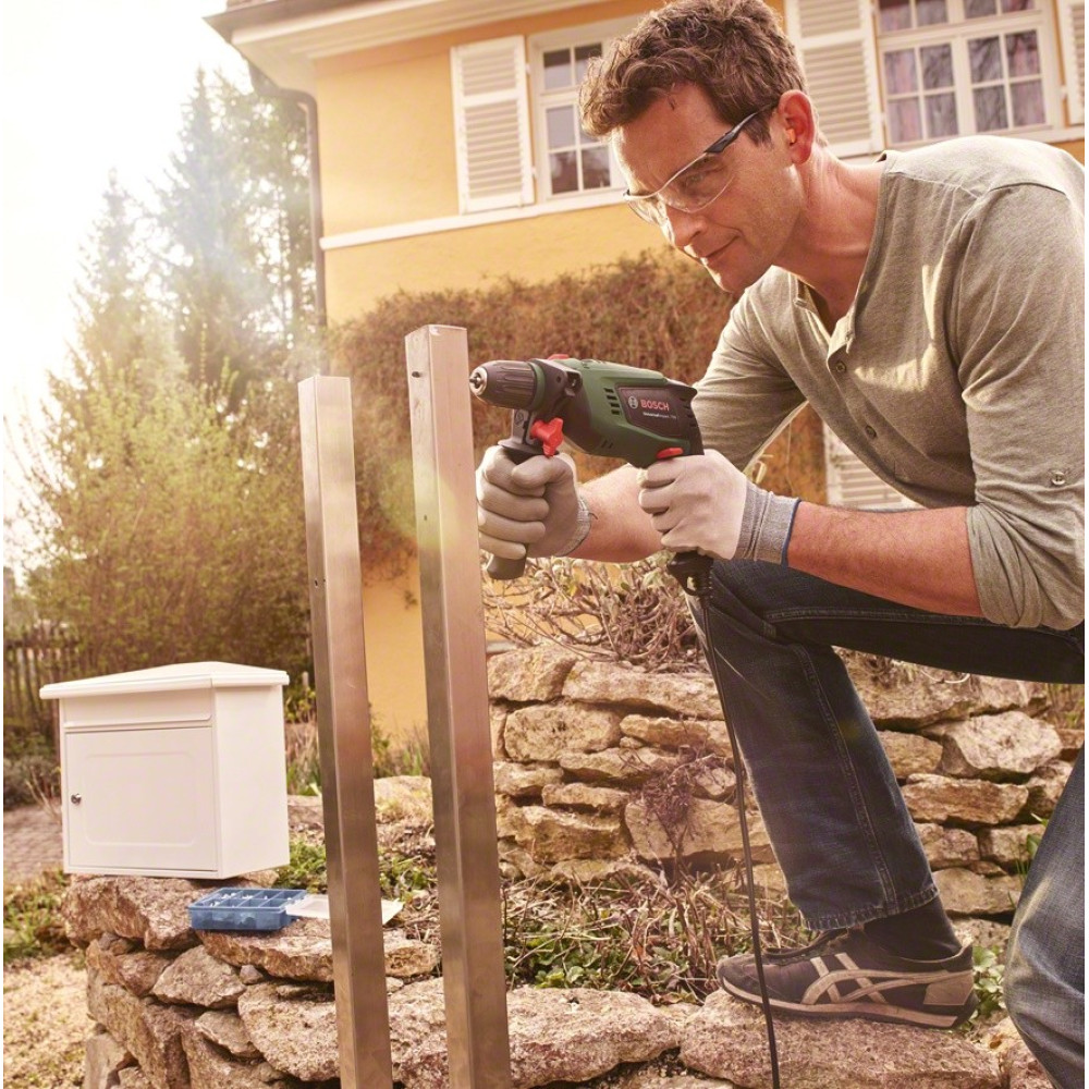 Дриль ударний Bosch UniversalImpact 700 (0.603.131.020)