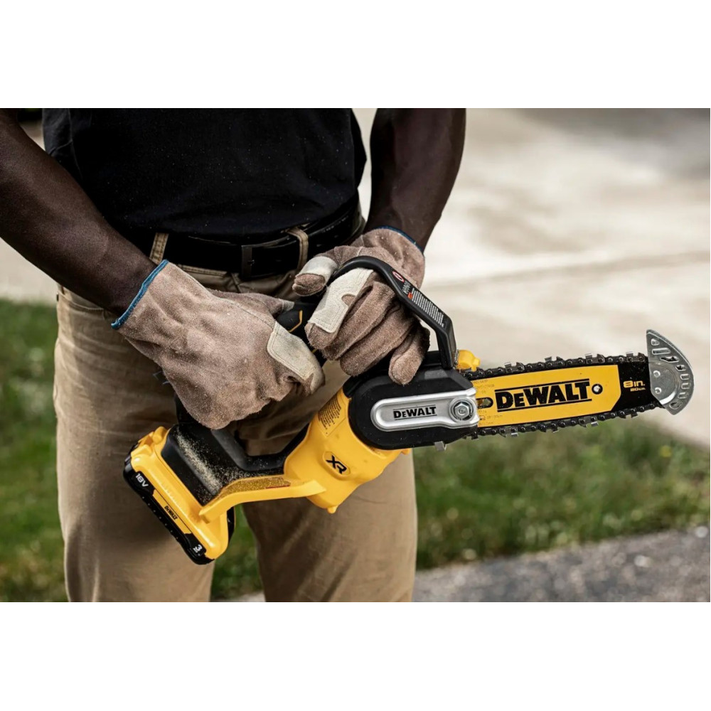 Аккумуляторная мини-пила DeWalt с АКБ и ЗУ DCMPS520P1