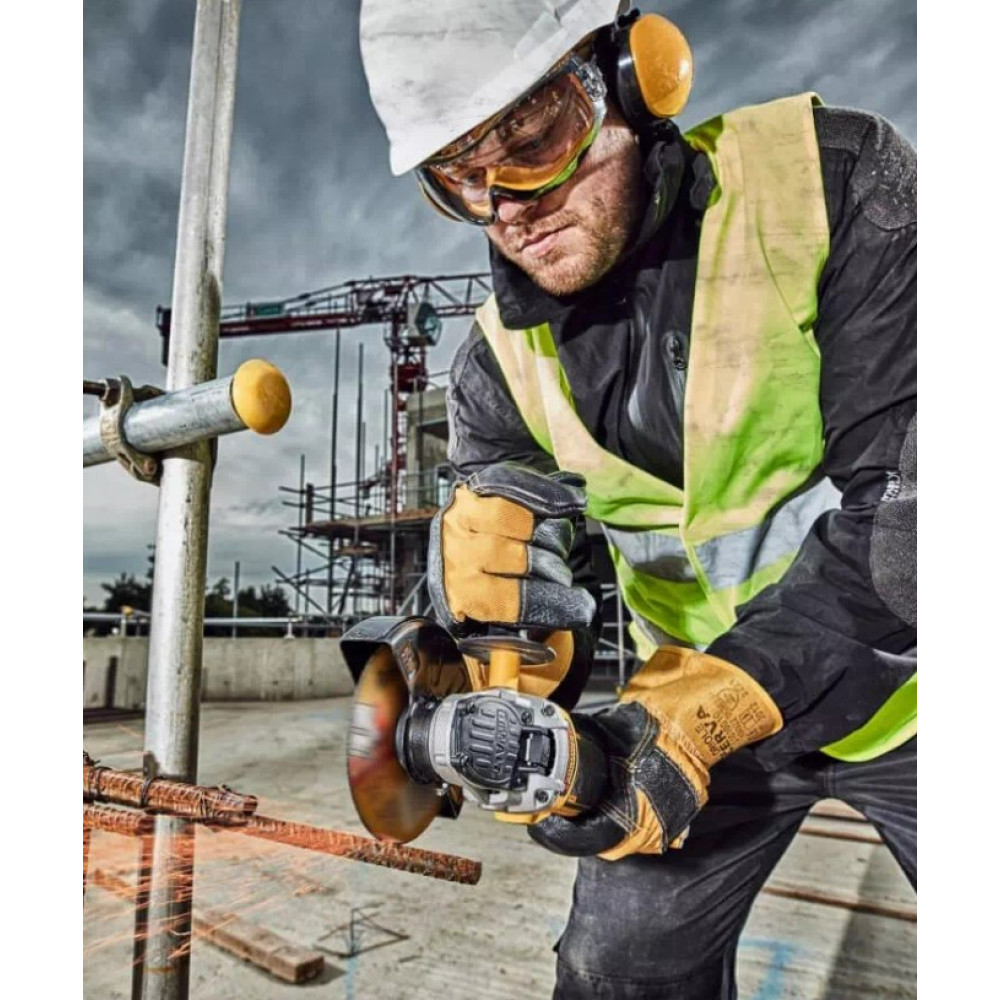 Акумуляторна кутова шліфувальна машина DeWalt з АКБ та ЗП (DCG405P2)