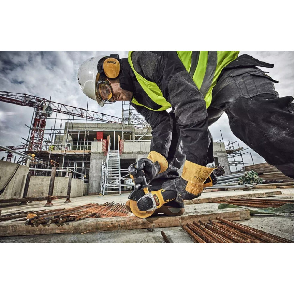 Аккумуляторная угловая шлифмашина DeWalt без АКБ и ЗУ DCG406N