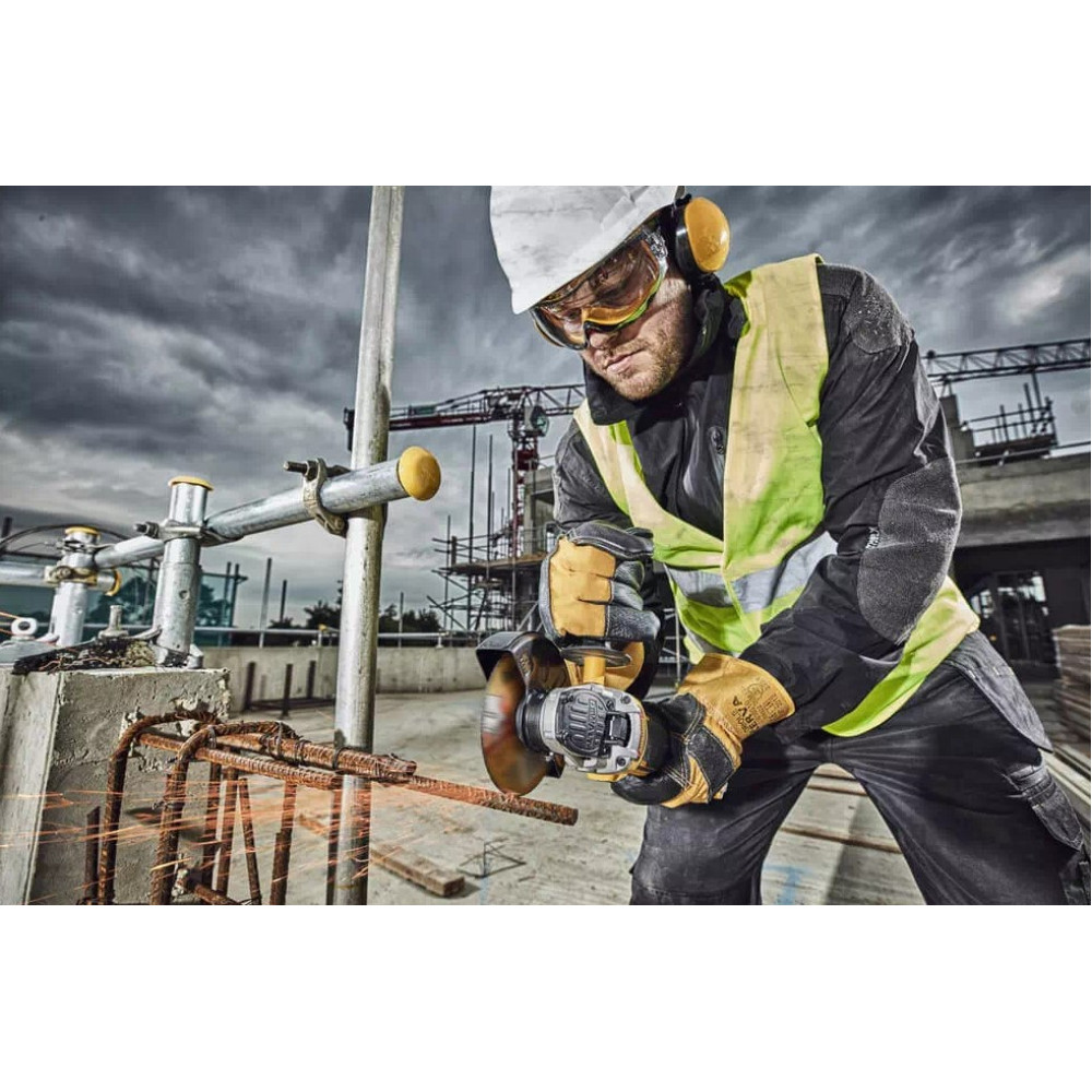 Аккумуляторная угловая шлифмашина DeWalt без АКБ и ЗУ DCG406N