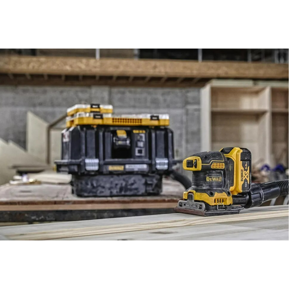 Аккумуляторная вибрационная шлифмашина DeWalt без АКБ и ЗУ DCW200N