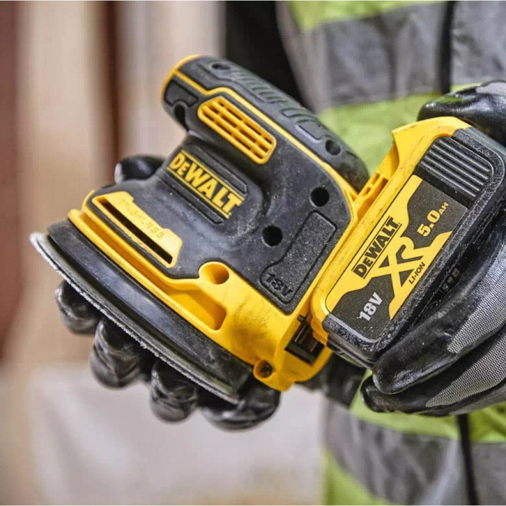 Акумуляторна ексцентрикова шліфувальна машина DeWalt з АКБ та ЗП DCW210P2