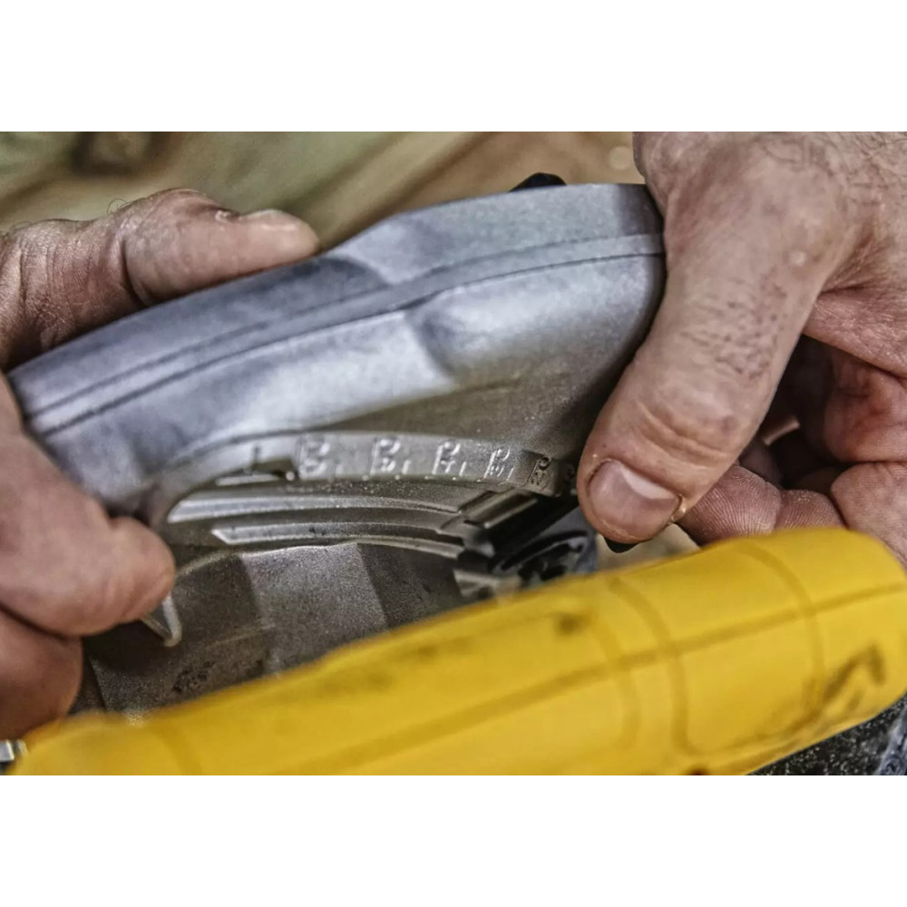 Пила дискова мережева DeWalt DWE560