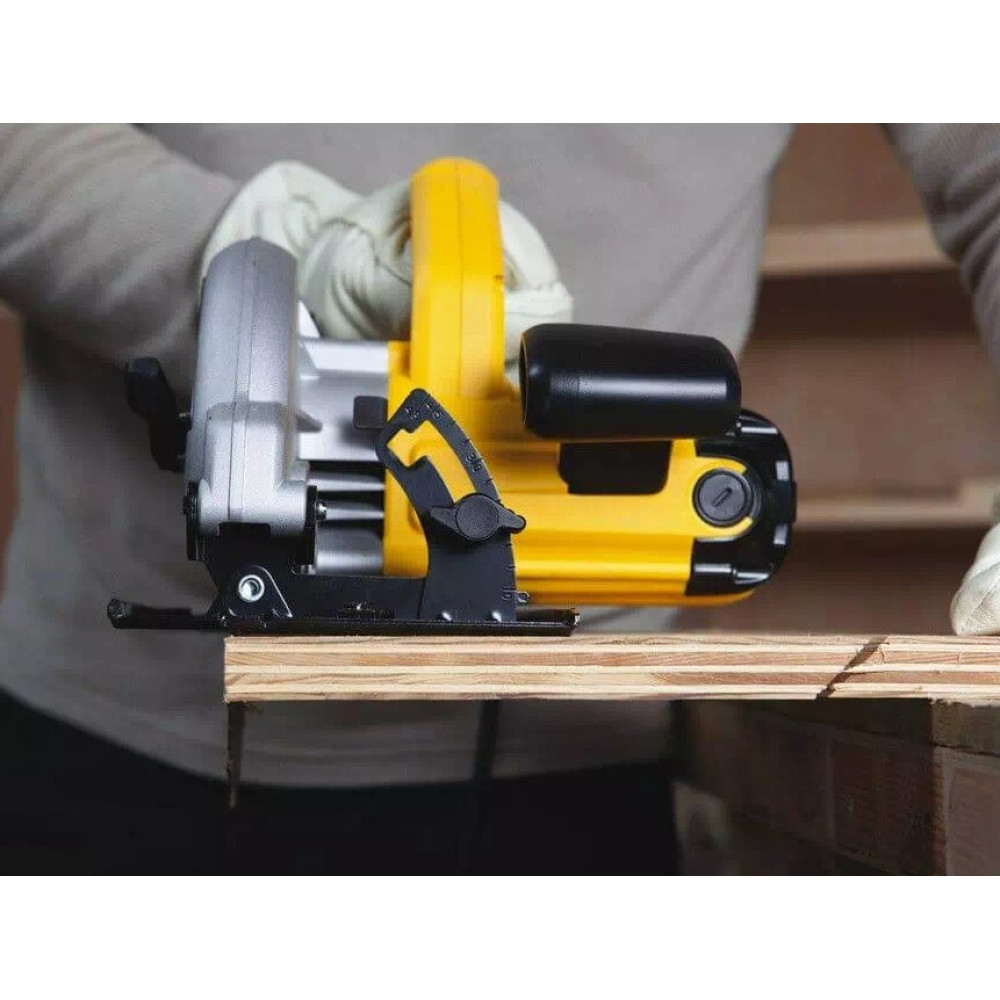 Пила дискова мережева DeWalt DWE560K