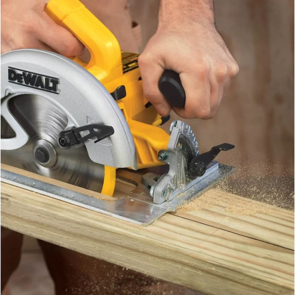 Пила дисковая сетевая DeWalt DWE575K