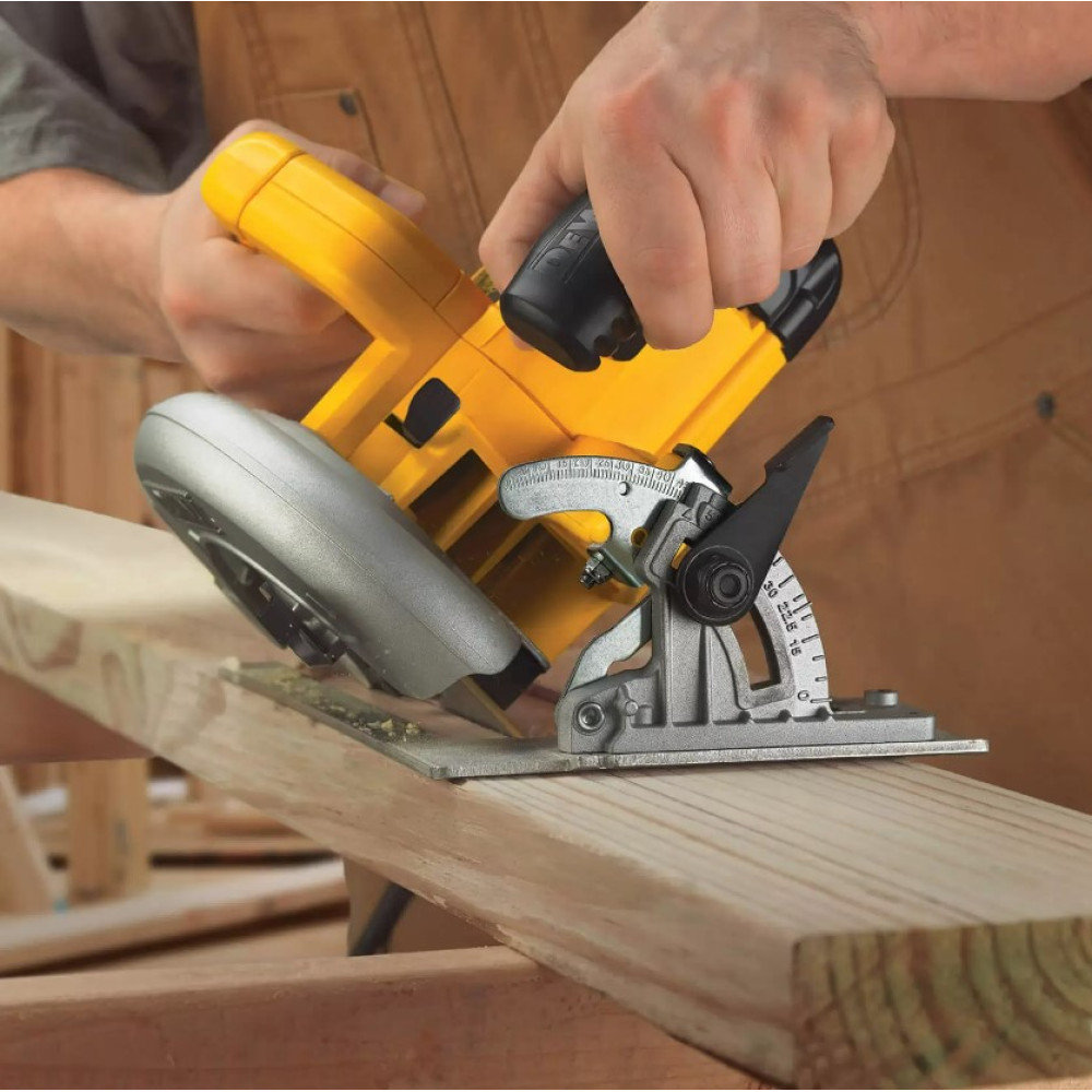 Пила дисковая сетевая DeWalt DWE575K