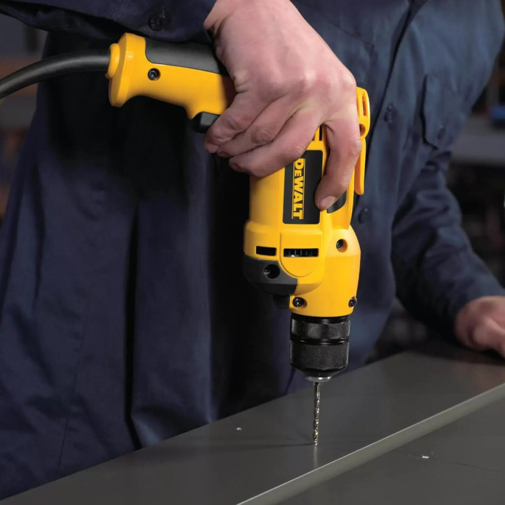 Дрель сетевая DeWalt DWD112S