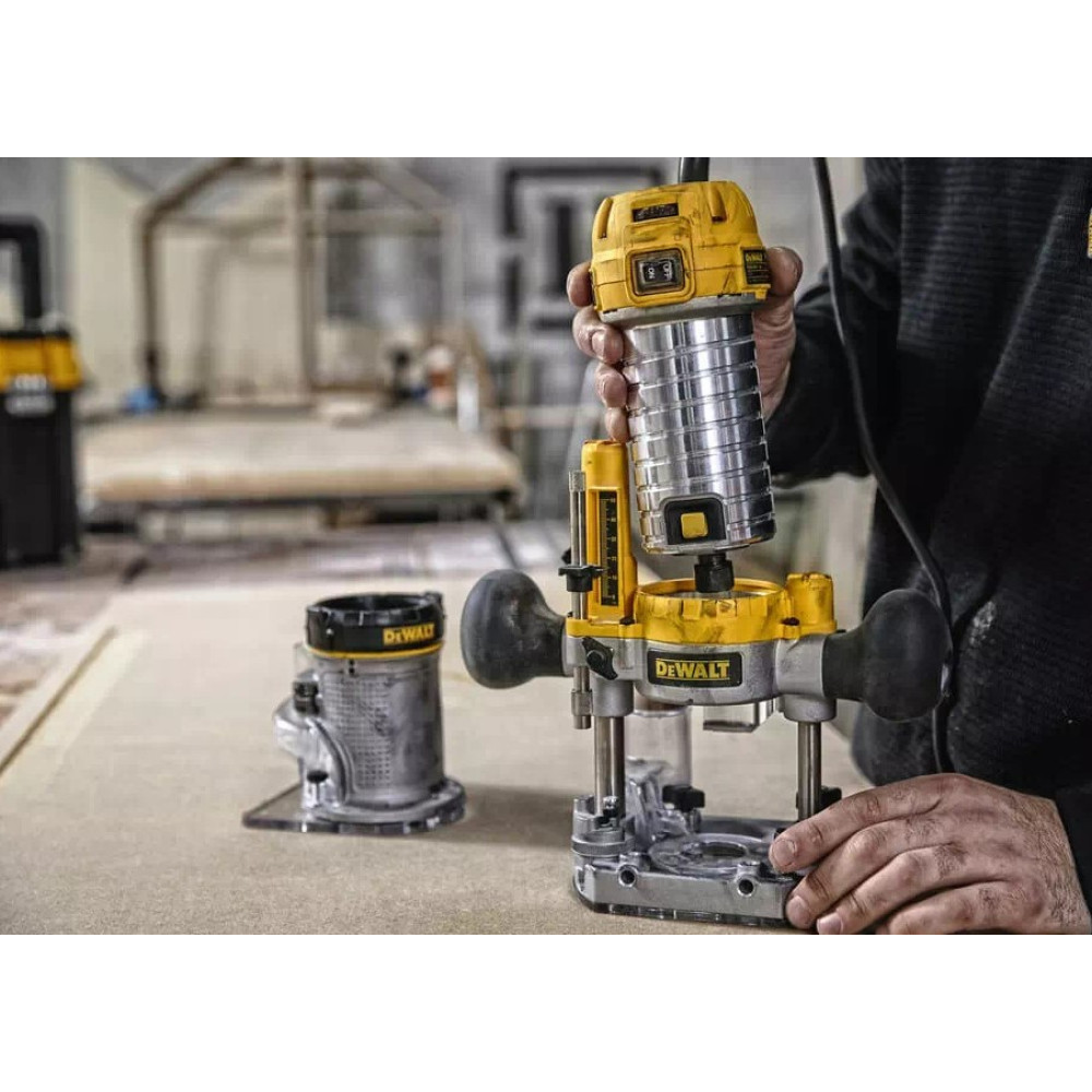 Фрезер сетевой DeWalt D26204K