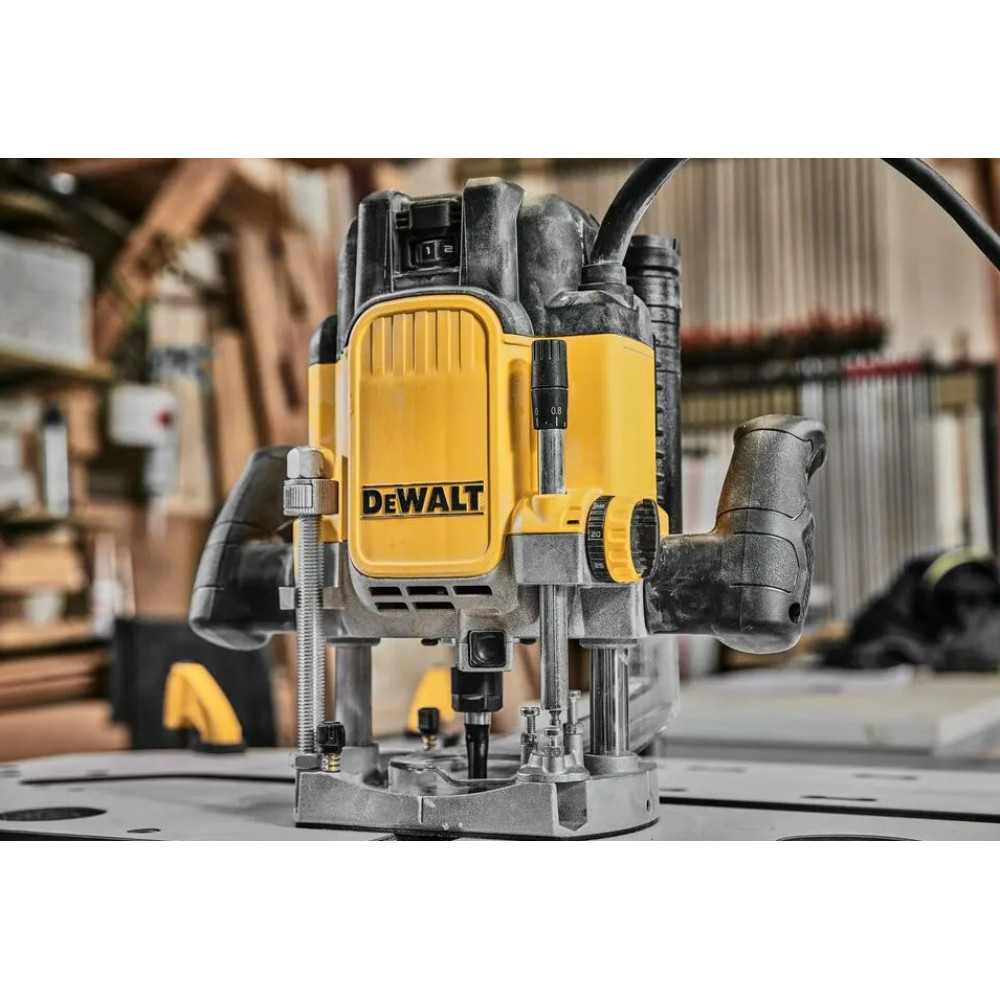 Фрезер сетевой DeWalt DWE625