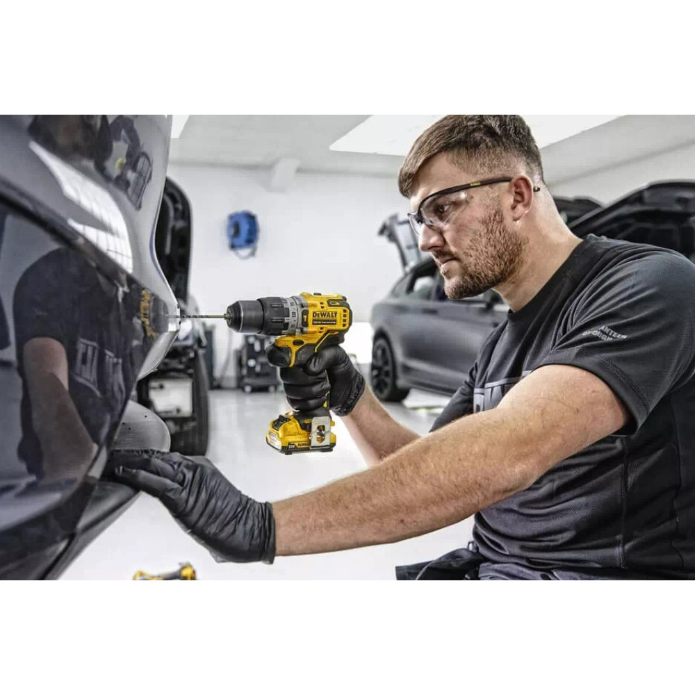 Дрель-шуруповерт аккумуляторная безщеточная ударная DeWalt с АКБ и ЗУ DCD706D2