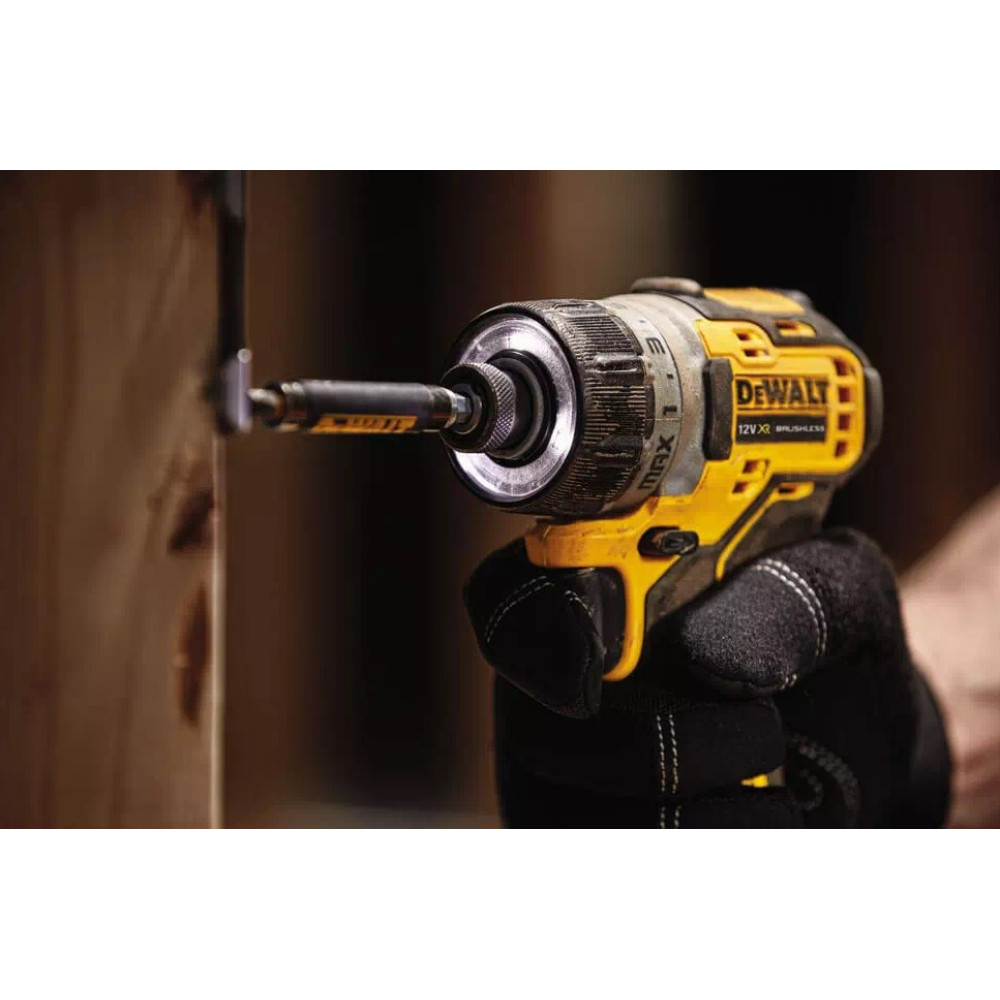 Шурупокрут акумуляторний безщітковий DeWalt з АКБ та ЗП DCF601D2
