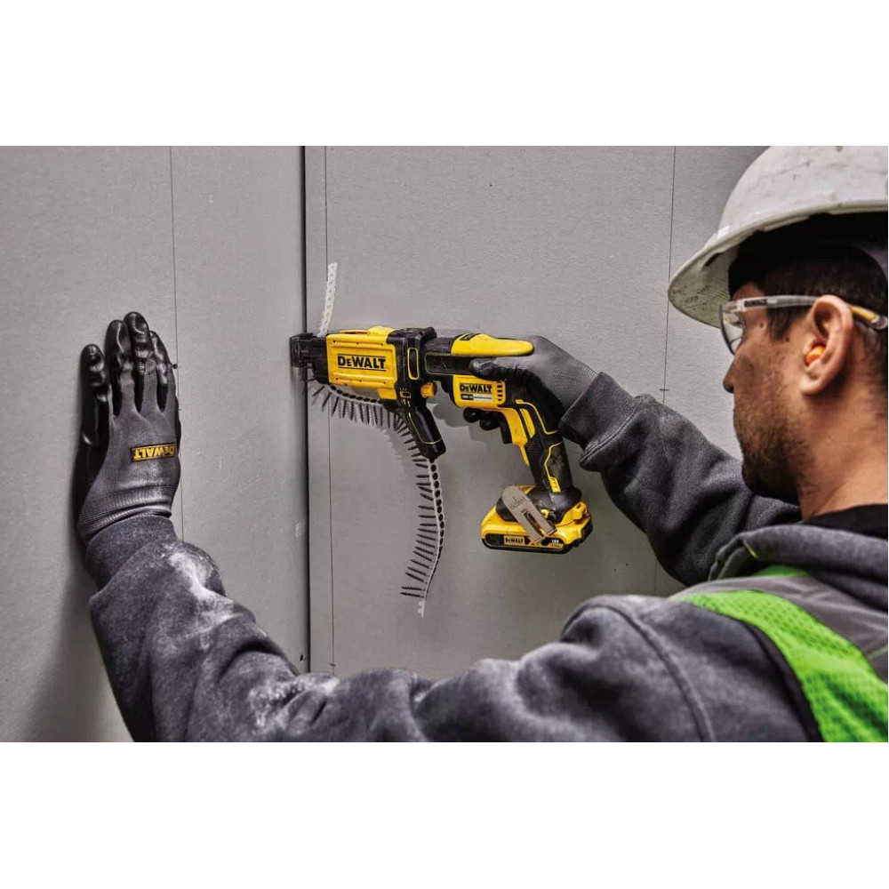 Шурупокрут акумуляторний безщітковий DeWalt без АКБ та ЗП DCF620N