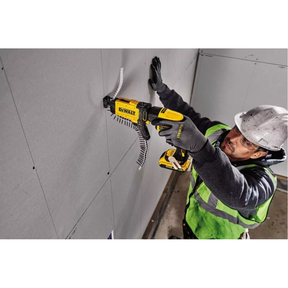 Шурупокрут акумуляторний безщітковий DeWalt без АКБ та ЗП DCF620N