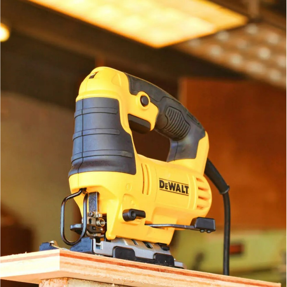 Пила лобзиковая сетевая DeWalt DWE349