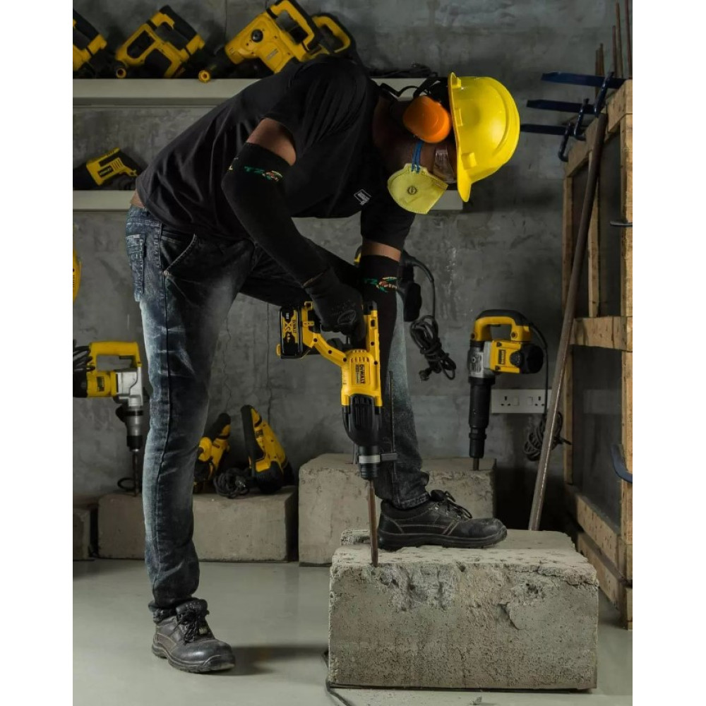 Перфоратор акумуляторний DeWALT SDS-Plus з АКБ та ЗП DCH133M1
