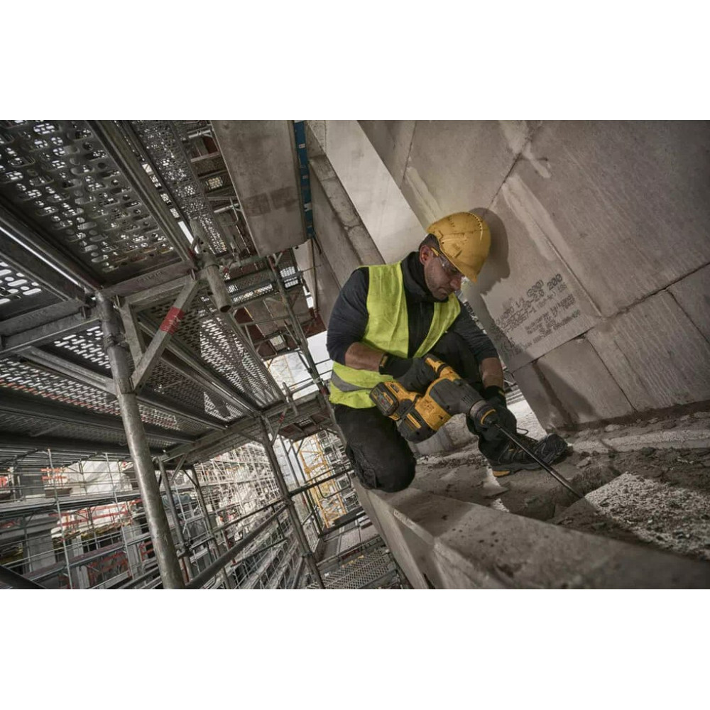 Перфоратор аккумуляторный DeWALT SDS-Plus XR FlexVolt с АКБ и ЗУ DCH333X2