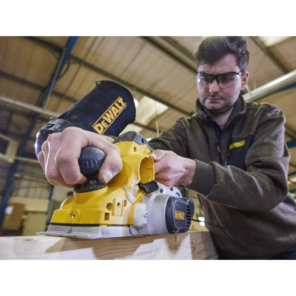 Рубанок сетевой DeWalt D26500