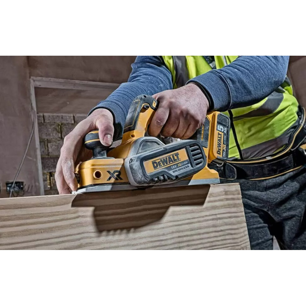 Рубанок аккумуляторный DeWalt с АКБ и ЗУ DCP580P2