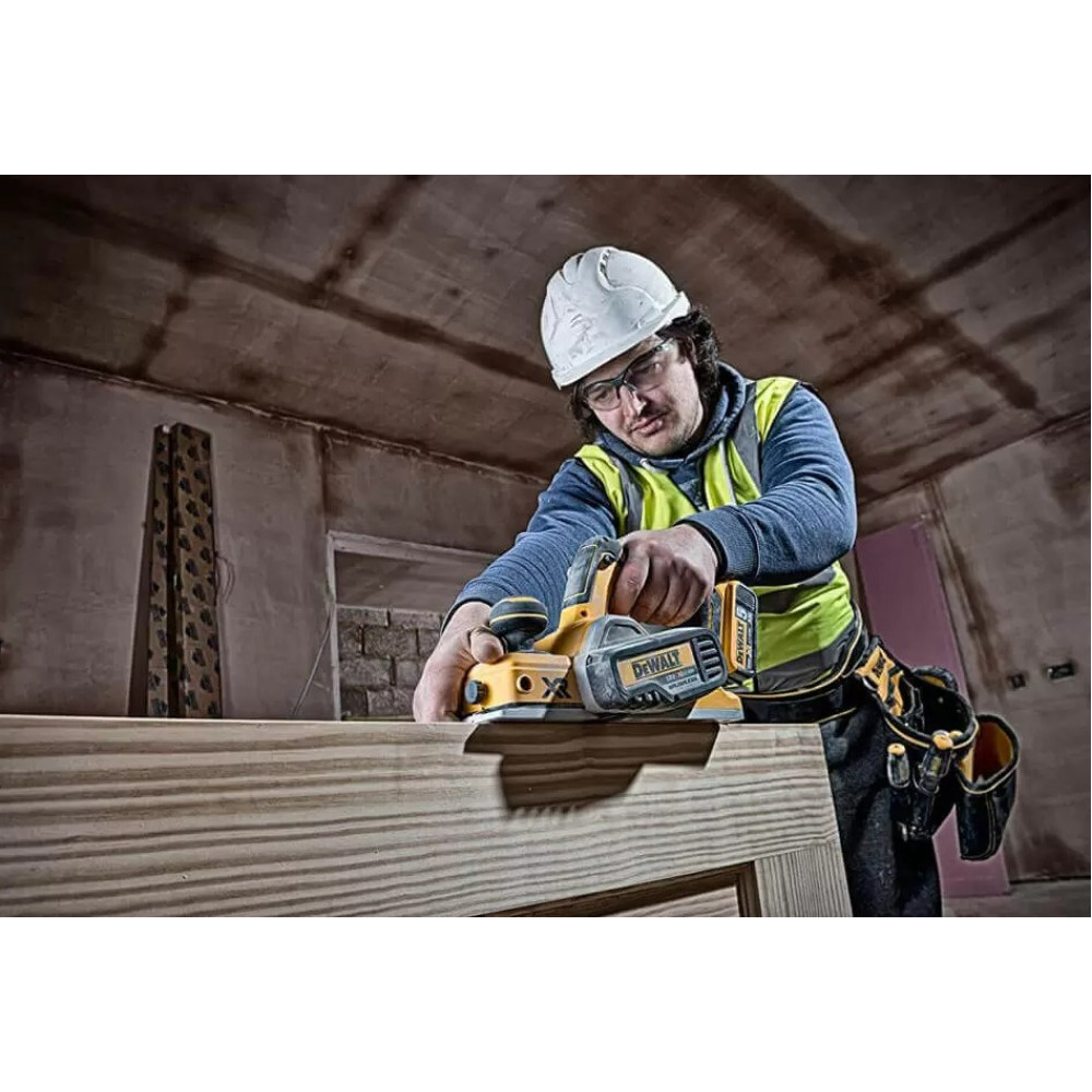 Рубанок аккумуляторный DeWalt с АКБ и ЗУ DCP580P2