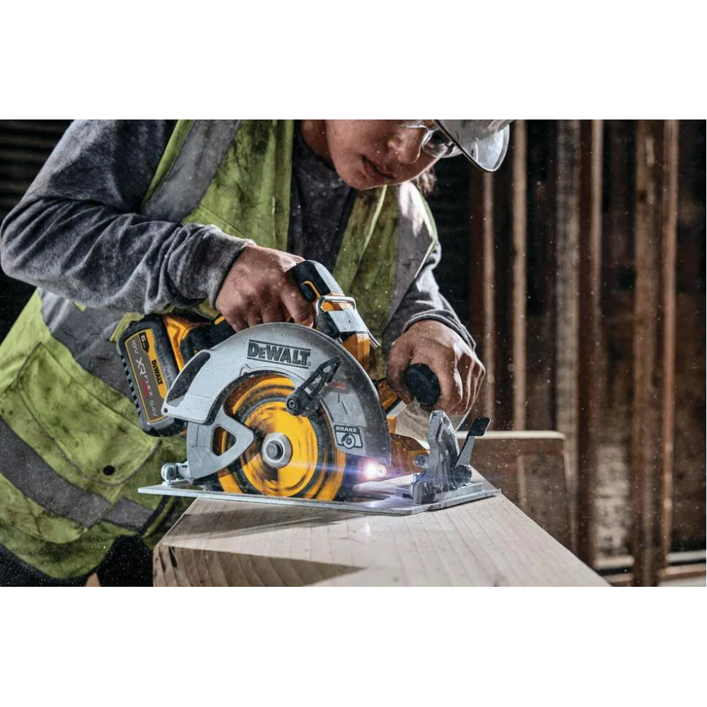 Пила дискова акумуляторна DeWalt без АКБ та ЗП DCS573NT